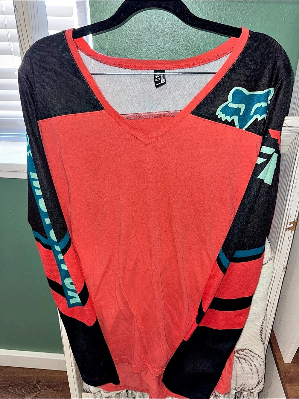 Fox Women's Long Sleeve Graphic Top Size Large